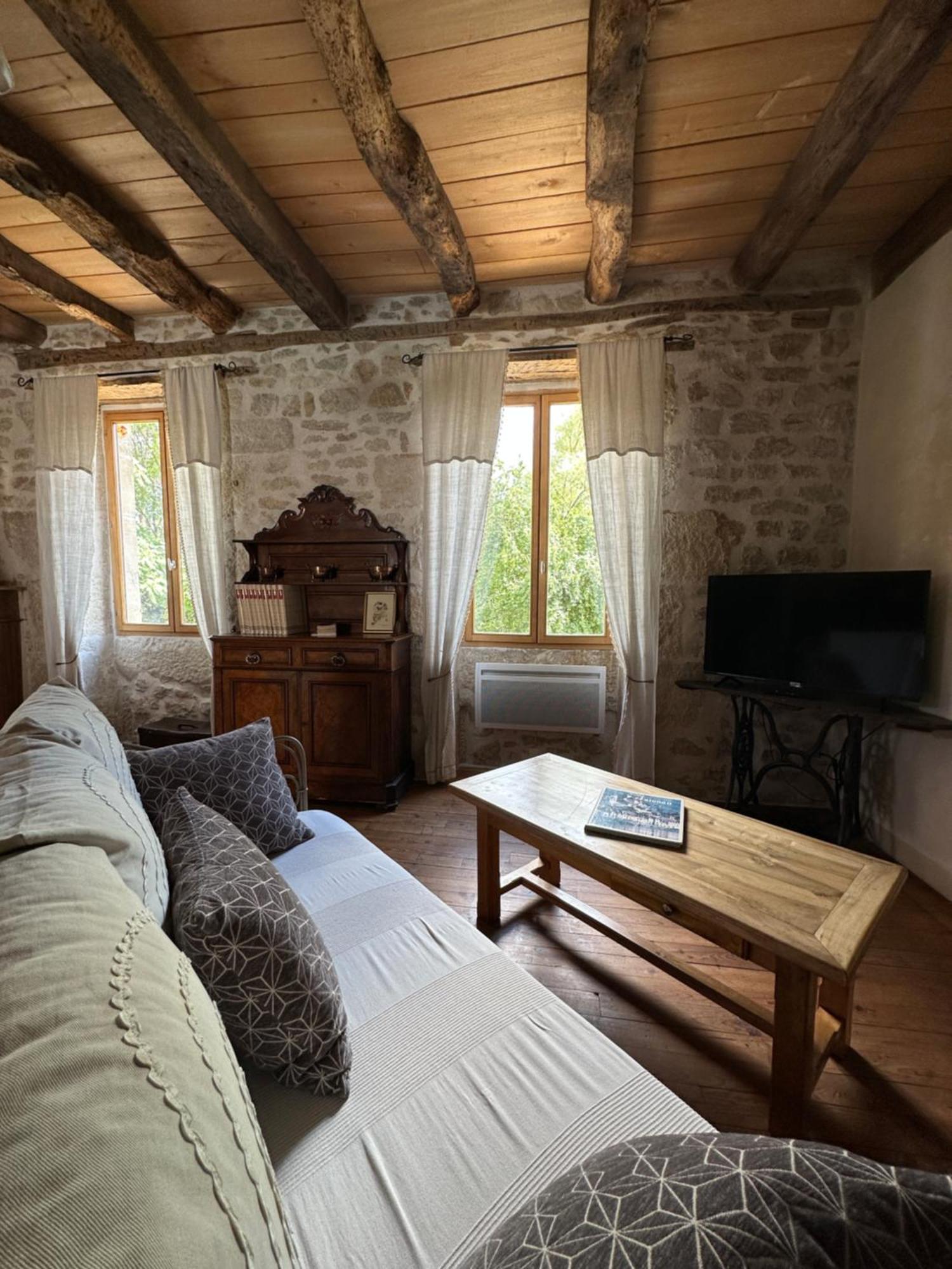 Gite Le Relais De La Diligence Saint-Lazare Екстериор снимка
